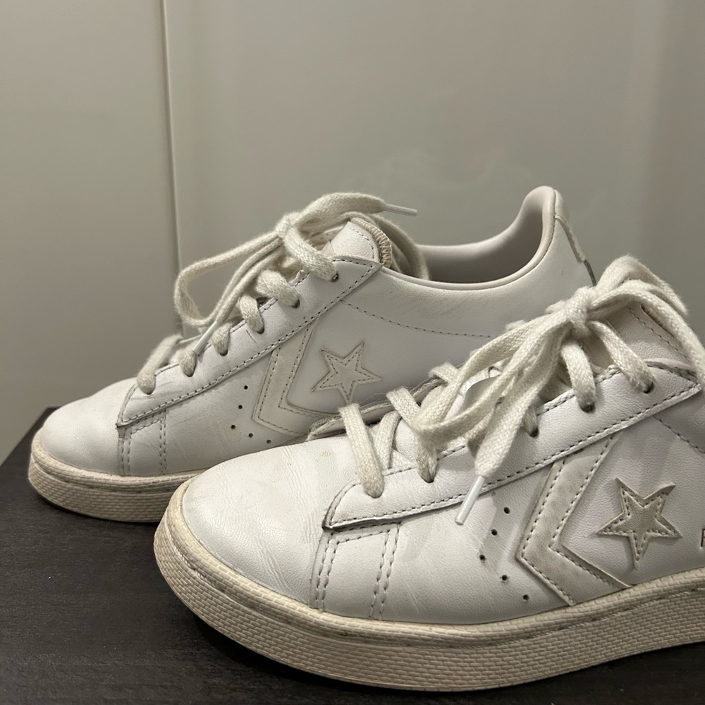 Converse Leather All Star Sneakers Size 6